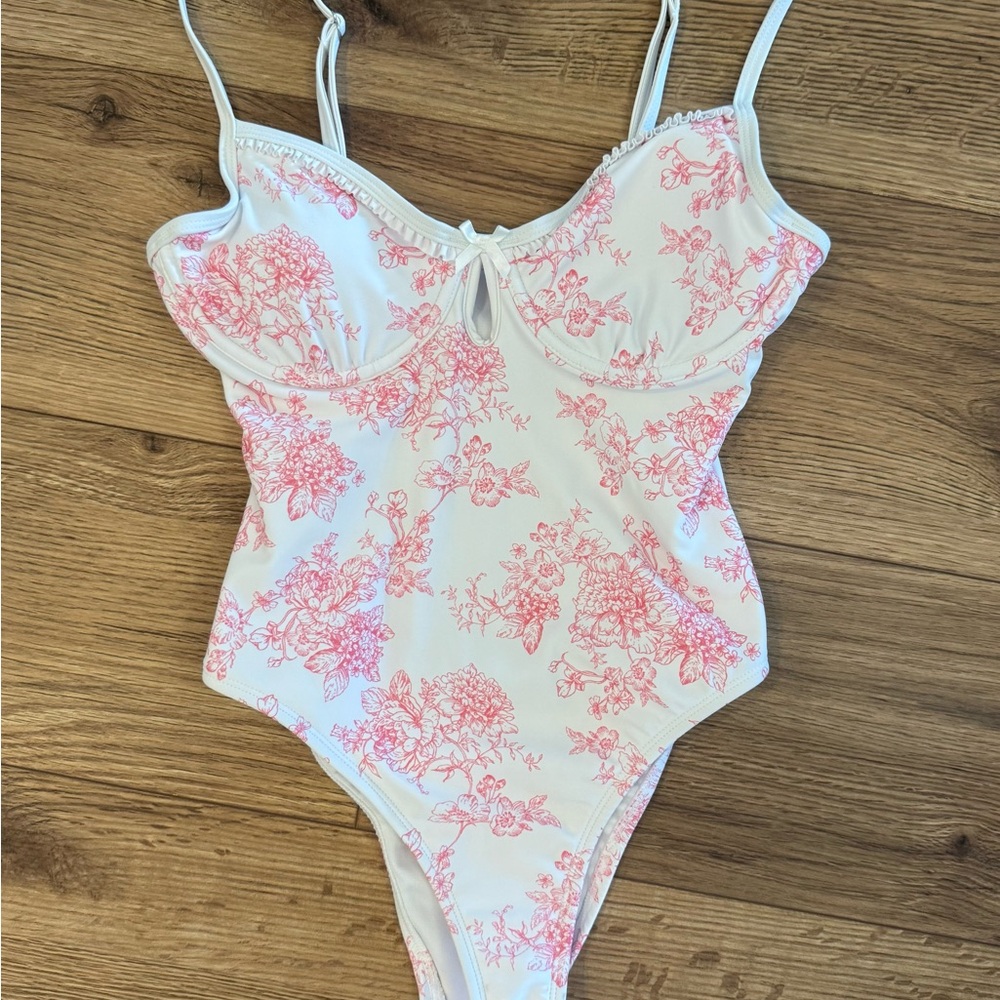 No Boundaries Medium One-Piece Swimsuit White & Pink Floral Print
